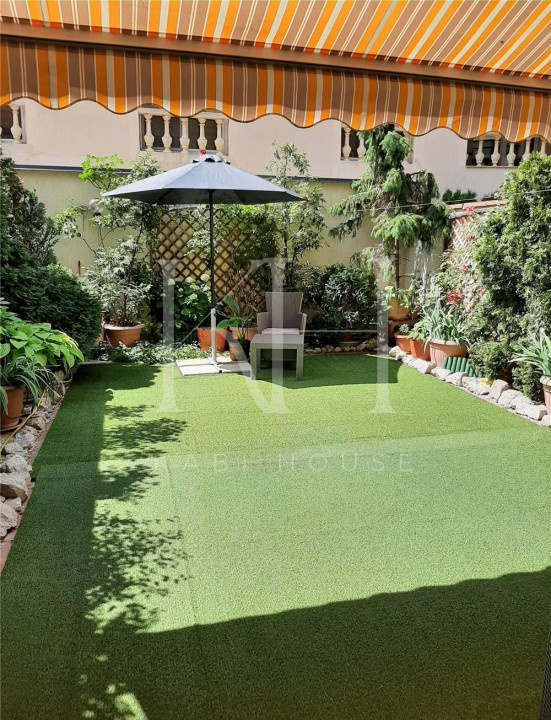 Gallery11