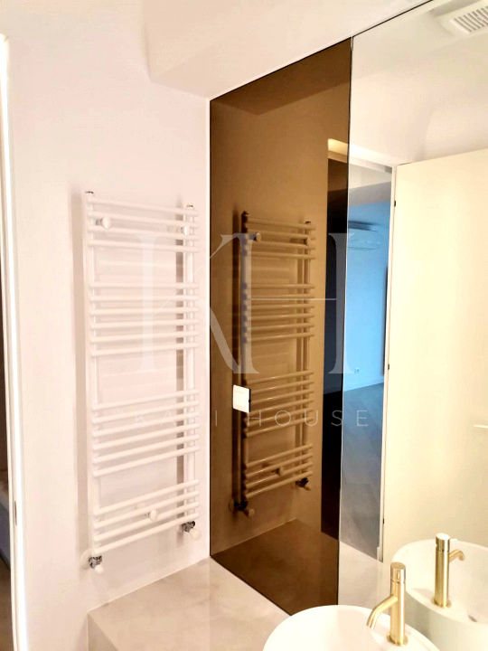 Gallery7